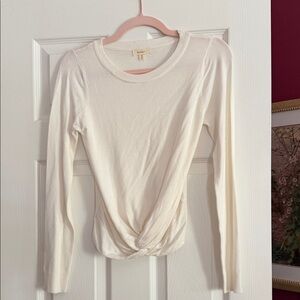 DEBUT.    Cream Twist-Front Long Sleeve Top